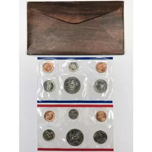 1985 US Mint Uncirculated Coin Set - P & D (2)