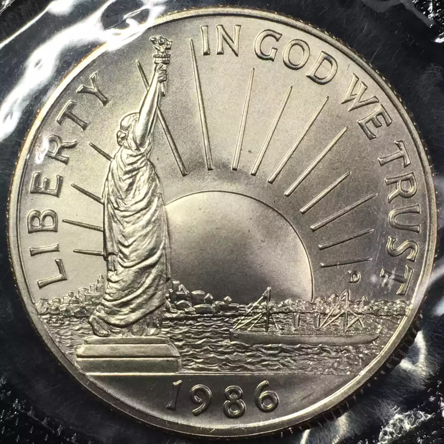 1986-D Statue of Liberty Uncirculated Clad Half Dollar w US Mint OGP - Box & COA (2)