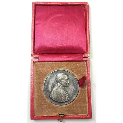 Medal (generic) [country: UNKNOWN][eBay category Exonumia Medals: 3454]